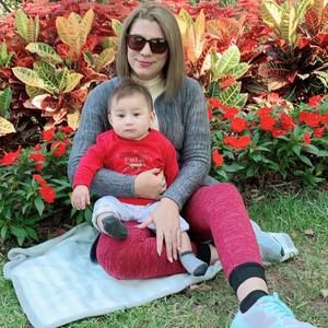 Meet your Posher, Gloria